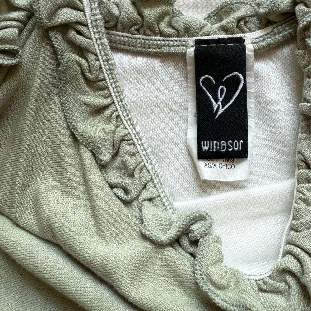 Windsor Ruffle Ruched Dress 🦚 - Picture 4 of 4